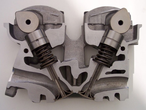 DOHC 缸盖实物剖面