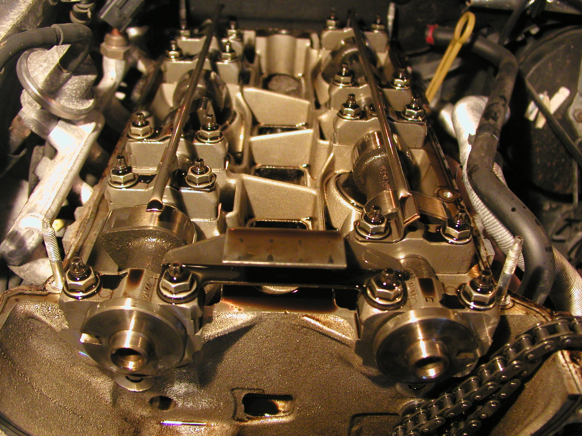 Ford I4 DOHC 缸盖与双凸轮轴实拍
